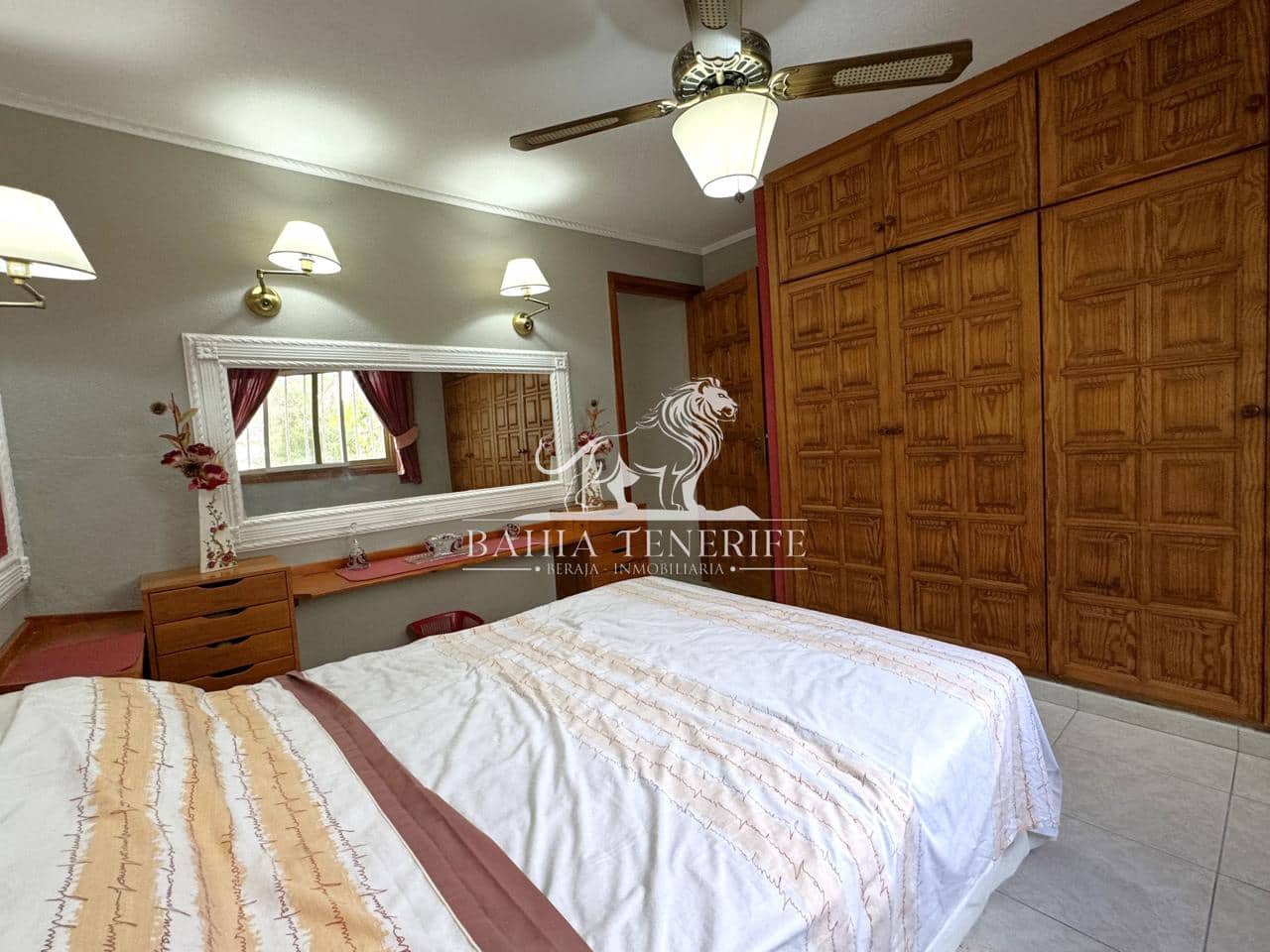 4 soveværelse Villa til salg i Chayofa med swimmingpool - € 775.000 (Ref: 8609601)