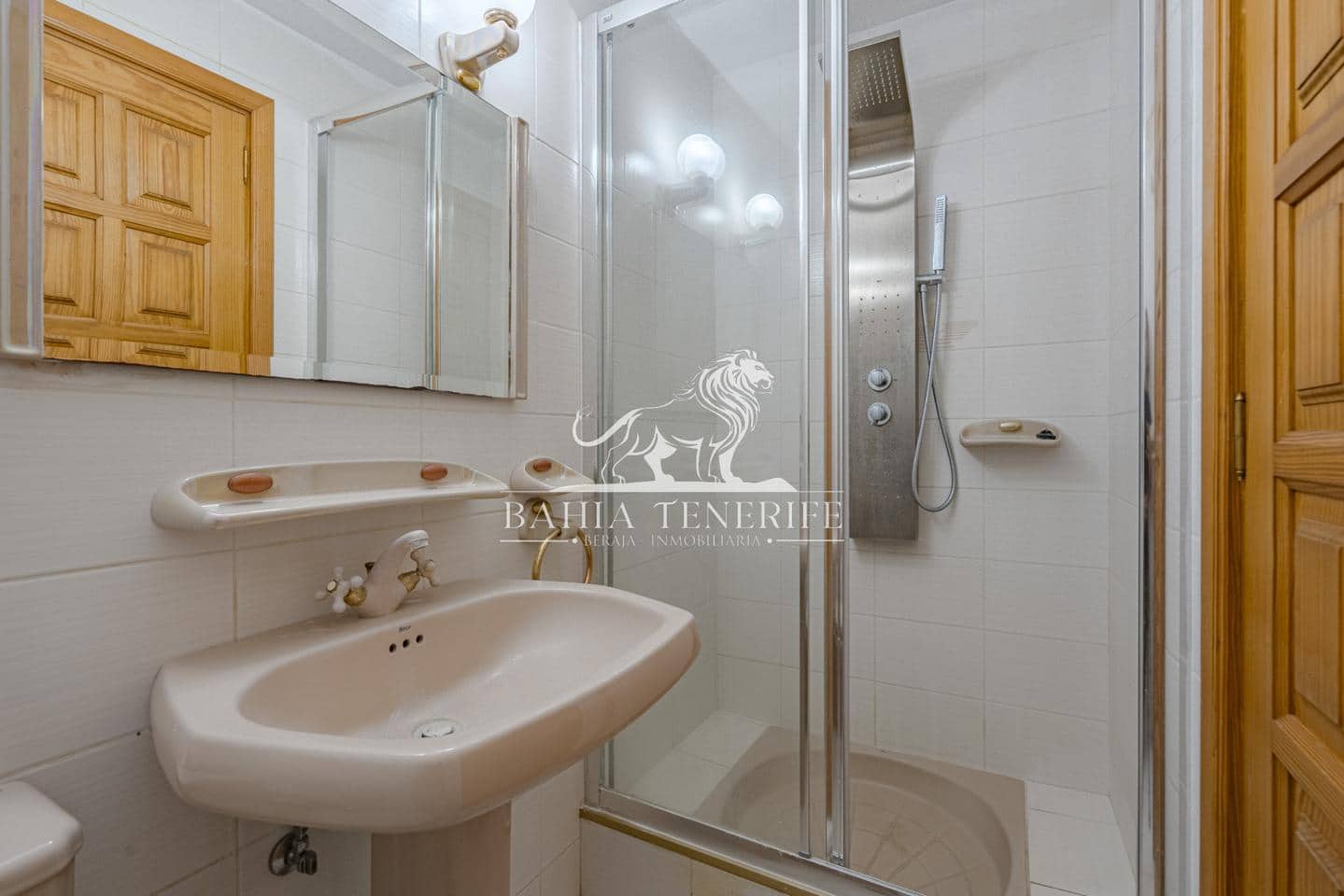 4 soveværelse Villa til salg i Chayofa med swimmingpool - € 775.000 (Ref: 8609601)