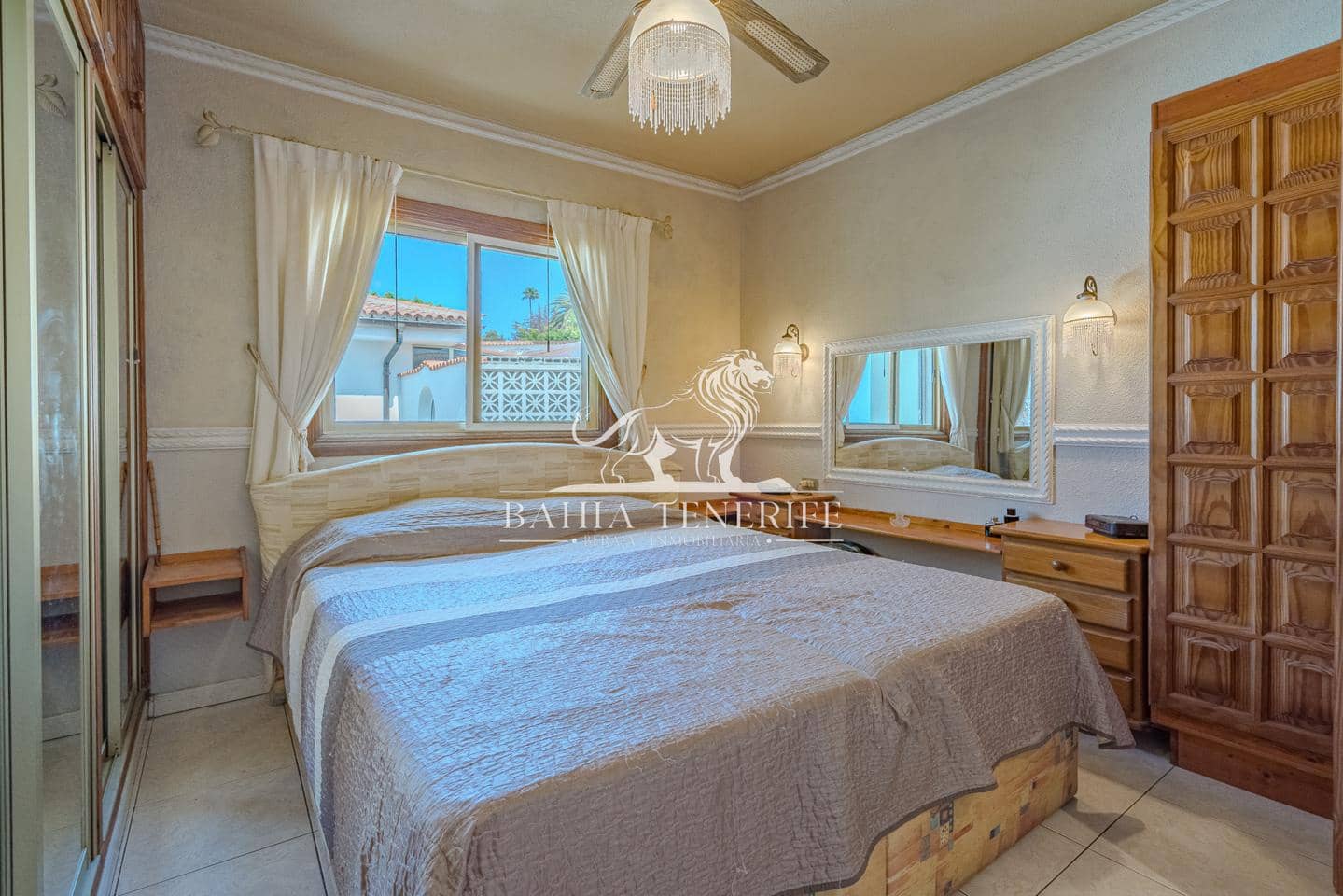 4 soveværelse Villa til salg i Chayofa med swimmingpool - € 775.000 (Ref: 8609601)