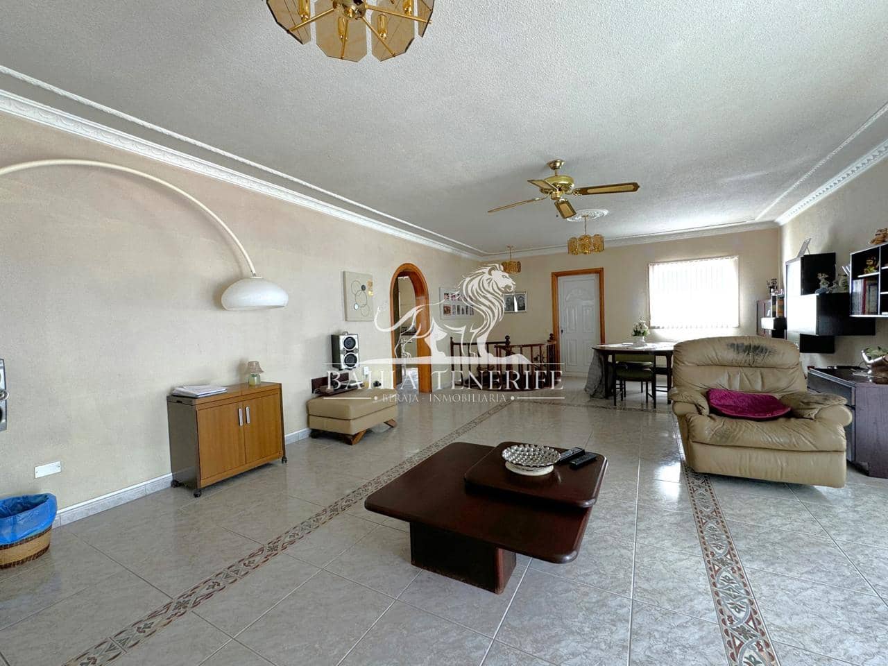 4 soveværelse Villa til salg i Chayofa med swimmingpool - € 775.000 (Ref: 8609601)