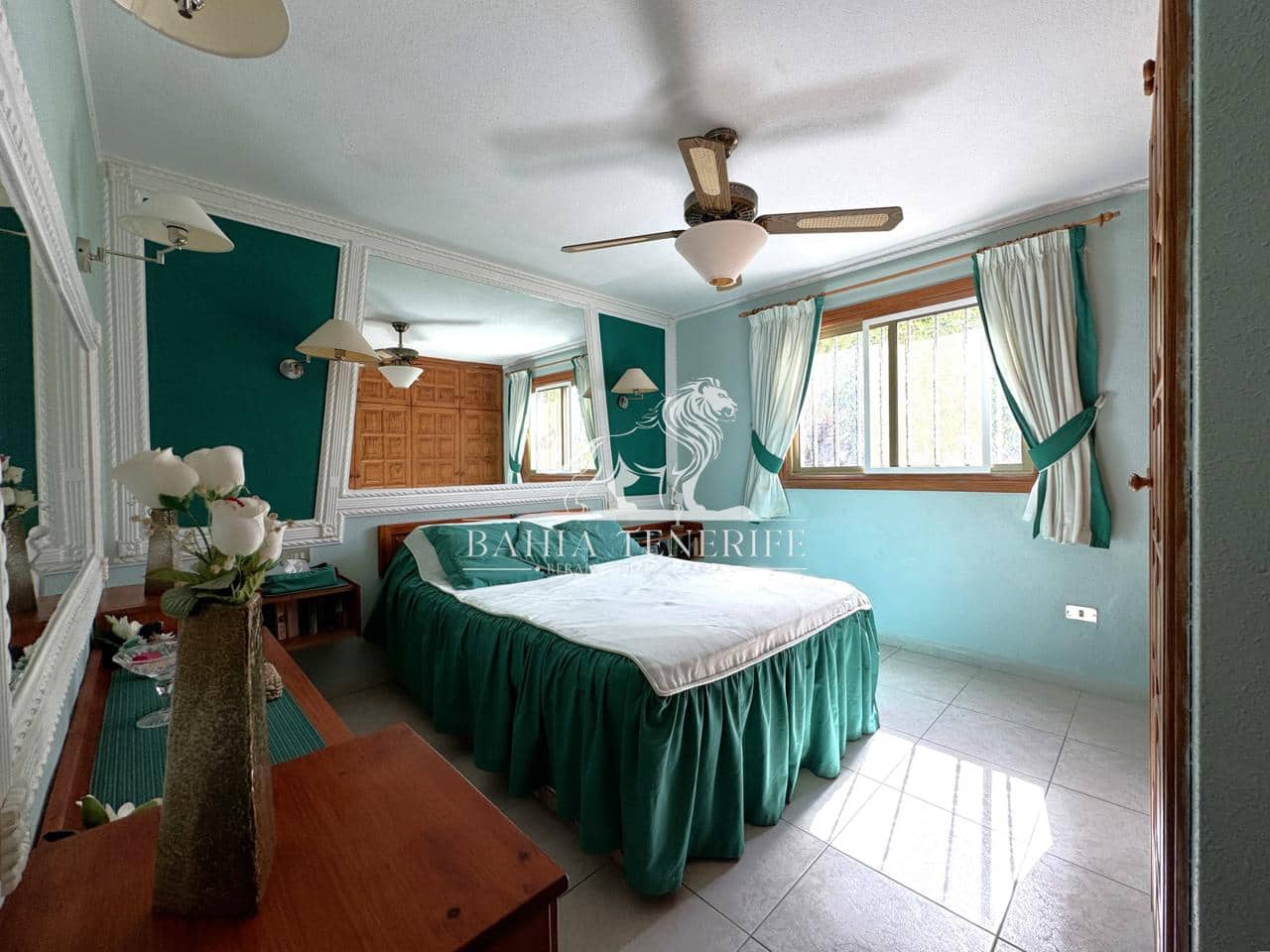 4 soveværelse Villa til salg i Chayofa med swimmingpool - € 775.000 (Ref: 8609601)