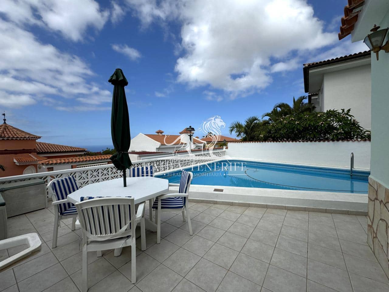 4 soveværelse Villa til salg i Chayofa med swimmingpool - € 775.000 (Ref: 8609601)