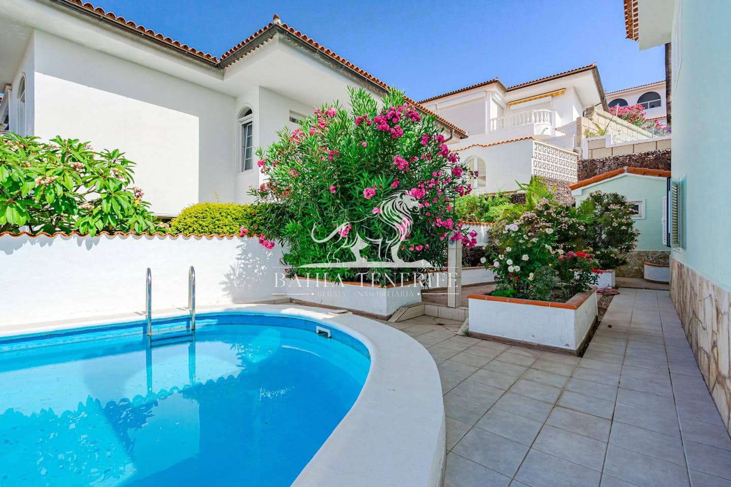 4 soveværelse Villa til salg i Chayofa med swimmingpool - € 775.000 (Ref: 8609601)