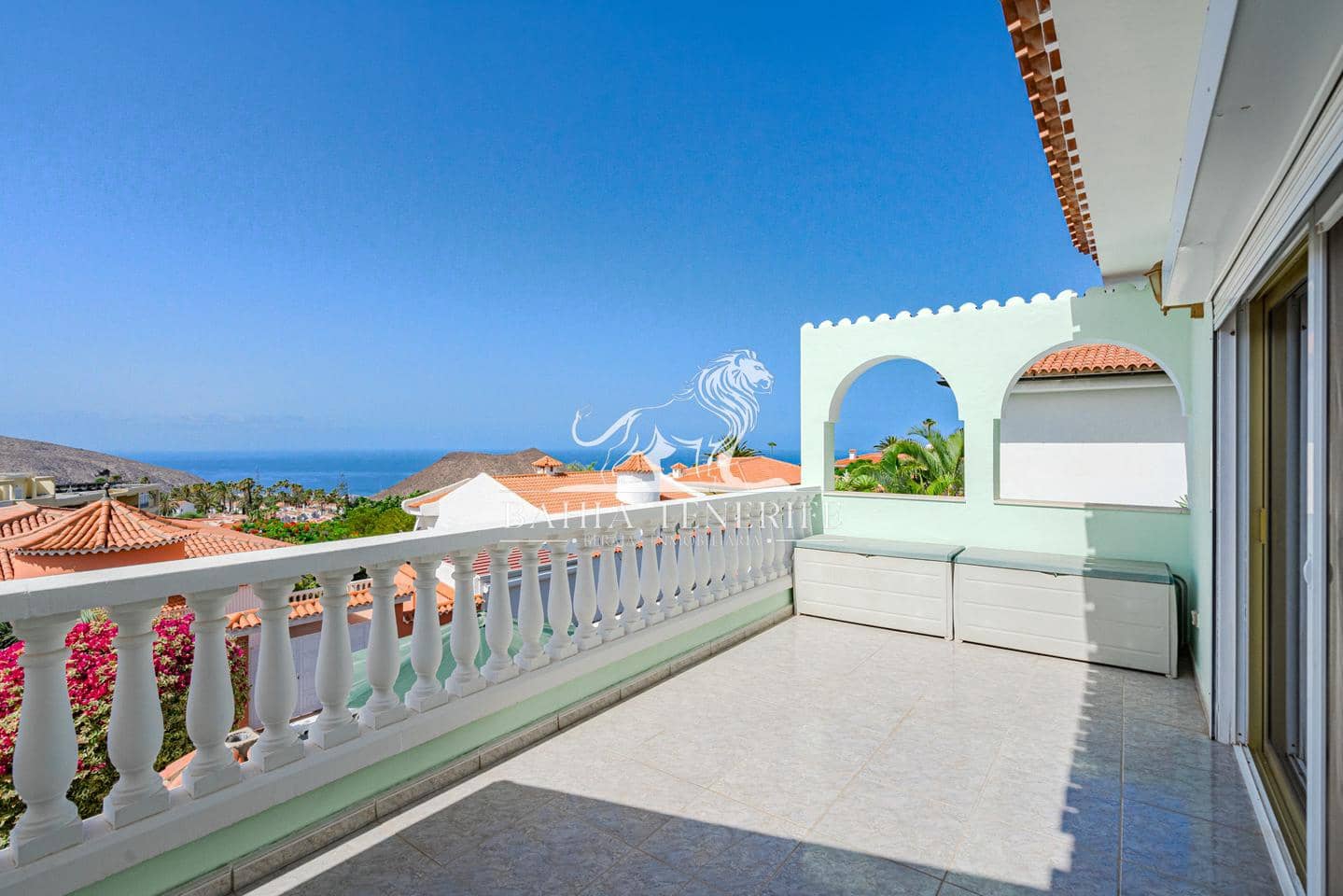 4 soveværelse Villa til salg i Chayofa med swimmingpool - € 775.000 (Ref: 8609601)