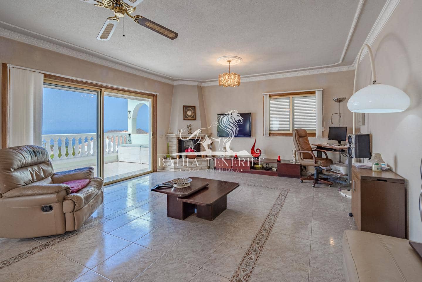 4 soveværelse Villa til salg i Chayofa med swimmingpool - € 775.000 (Ref: 8609601)