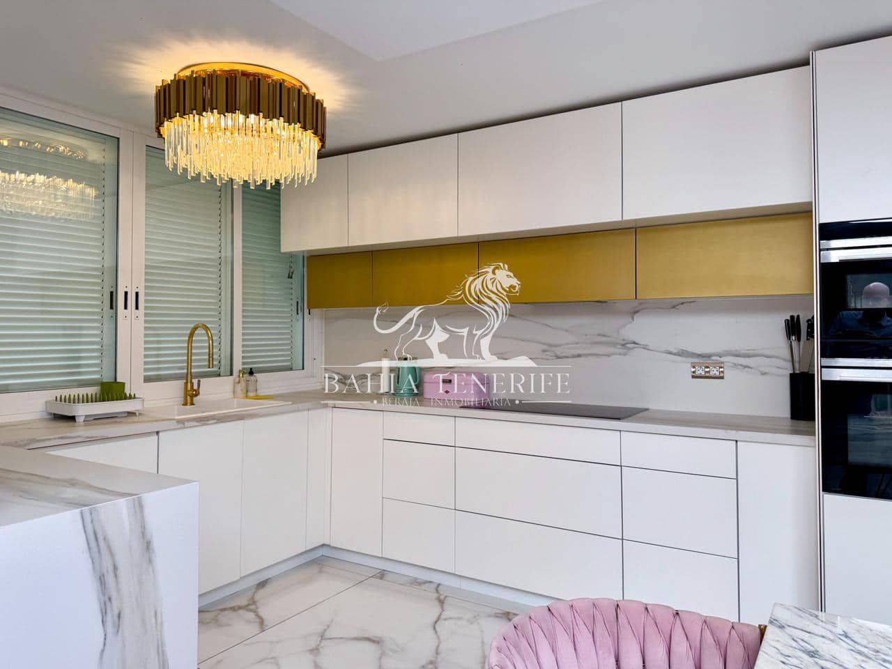 4 soveværelse Villa til salg i El Madronal med swimmingpool garage - € 1.499.000 (Ref: 8866175)