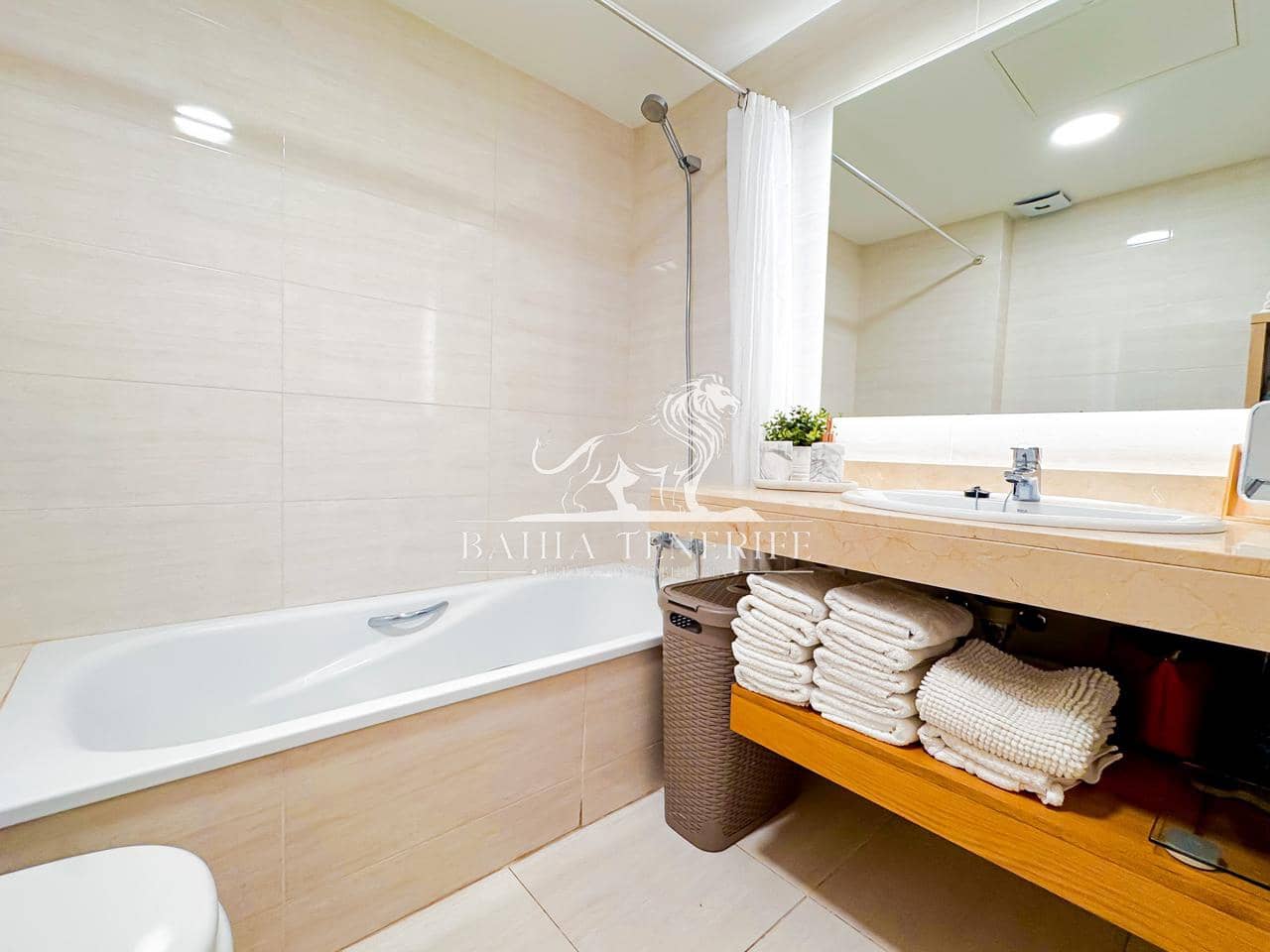 4 camera da letto Villa in vendita in Puerto Santiago con piscina - 1.050.000 € (Rif: 8866177)