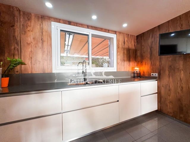 4 slaapkamer Villa te koop in Puerto Santiago, Santiago del Teide met zwembad - € 1.050.000 (Ref: 8866177)