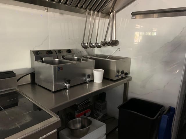 Restaurant/Bar til salgs i Puerto Colón, Adeje - € 100 000 (Ref: 8792998)