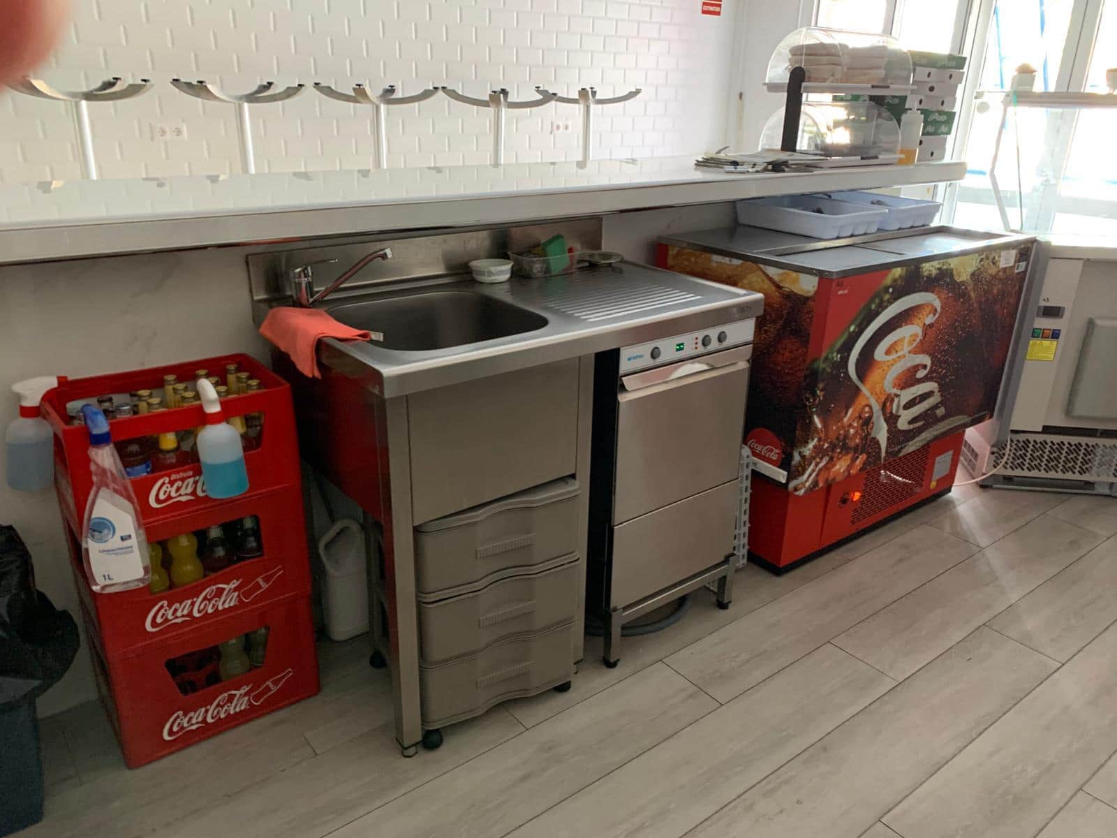 Restaurant/Bar til salg i Puerto Colon - € 100.000 (Ref: 8792998)