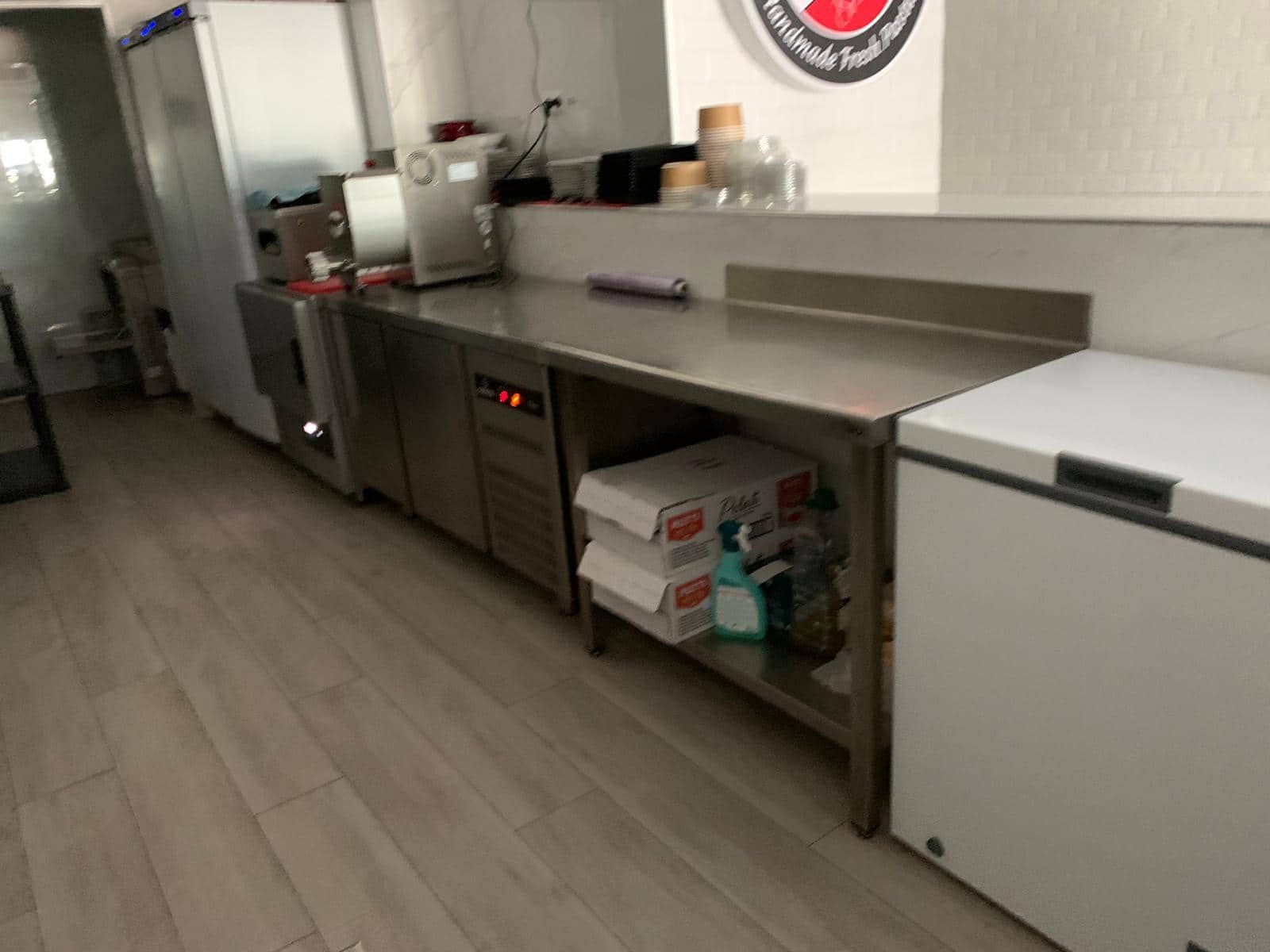 Restaurant/Bar til salg i Puerto Colon - € 100.000 (Ref: 8792998)