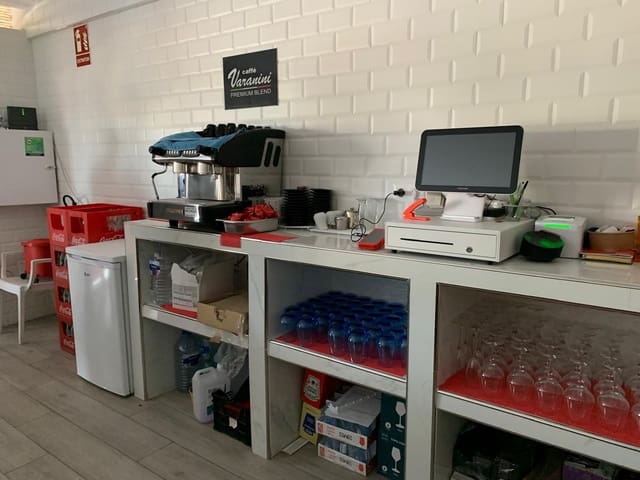 Restaurant/Bar til salgs i Puerto Colón, Adeje - € 100 000 (Ref: 8792998)