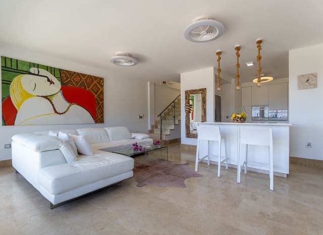 2 soverom Rekkehus til salgs i Amarilla Golf, San Miguel de Abona med svømmebasseng garasje - € 580 000 (Ref: 8947677)