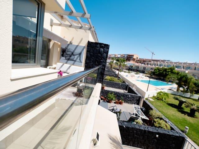 2 soverom Rekkehus til salgs i Amarilla Golf, San Miguel de Abona med svømmebasseng garasje - € 580 000 (Ref: 8947677)