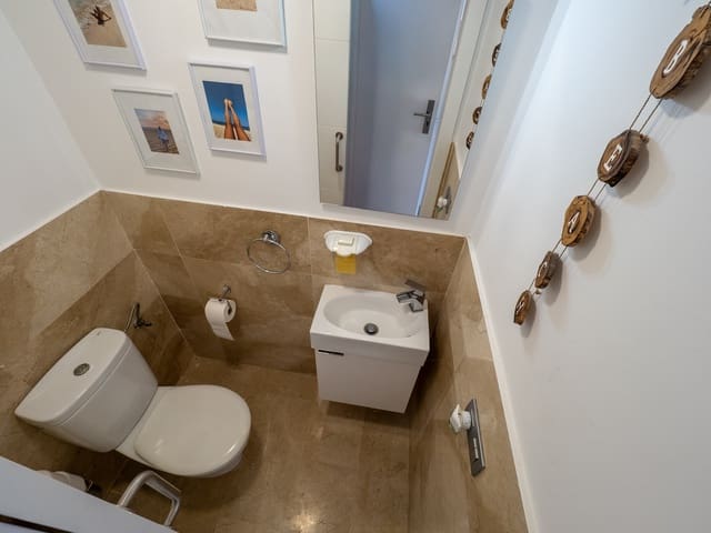 2 soverom Rekkehus til salgs i Amarilla Golf, San Miguel de Abona med svømmebasseng garasje - € 580 000 (Ref: 8947677)