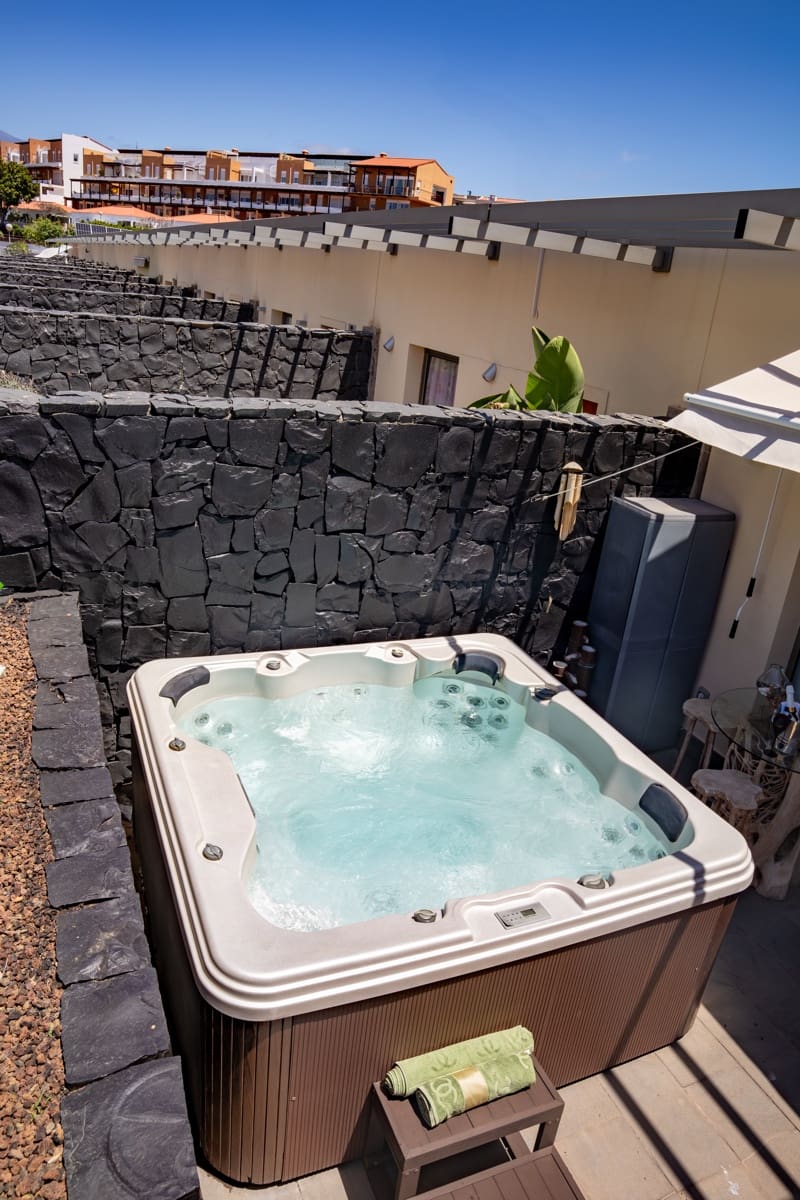 2 soveværelse Rækkehus til salg i Amarilla Golf med swimmingpool garage - € 580.000 (Ref: 8947677)