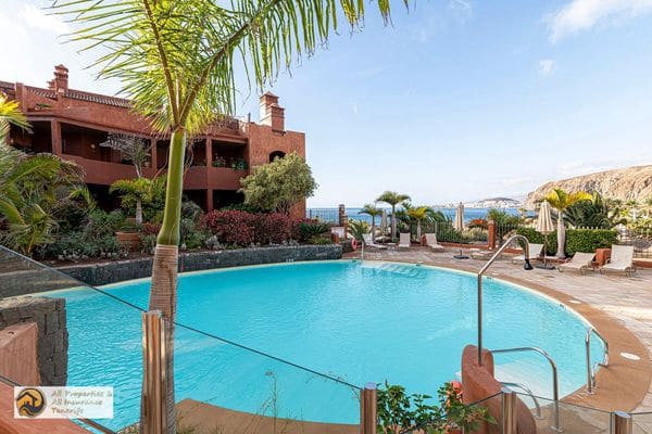 2 soveværelse Strandlejlighed til salg i Palm-Mar med swimmingpool garage - € 650.000 (Ref: 8981082)