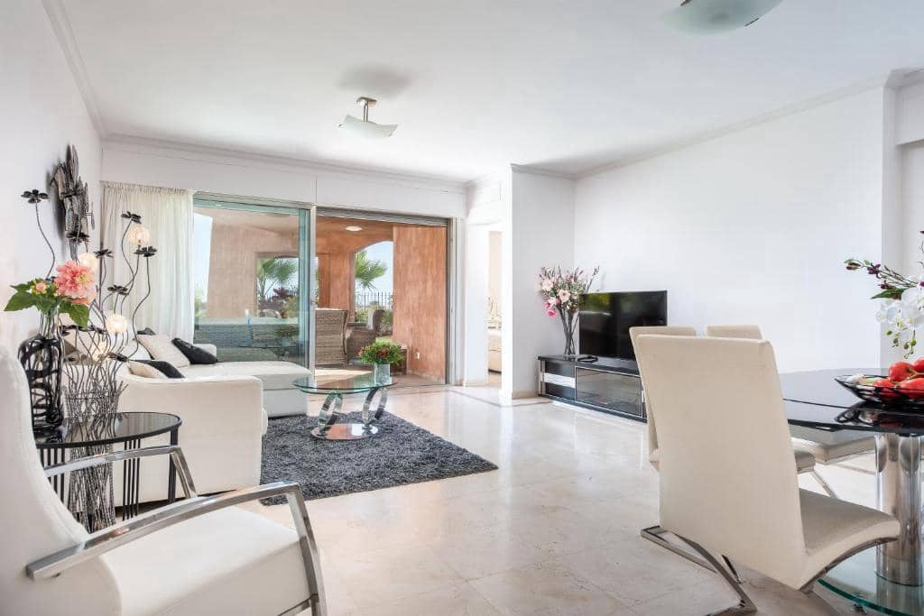 2 soveværelse Strandlejlighed til salg i Palm-Mar med swimmingpool garage - € 650.000 (Ref: 8981082)