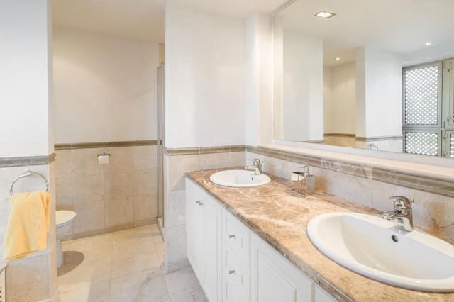 2 soveværelse Strandlejlighed til salg i Palm-Mar, Arona med swimmingpool garage - € 650.000 (Ref: 8981082)