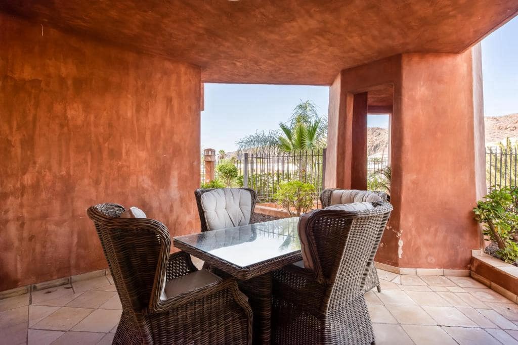 2 soveværelse Strandlejlighed til salg i Palm-Mar med swimmingpool garage - € 650.000 (Ref: 8981082)