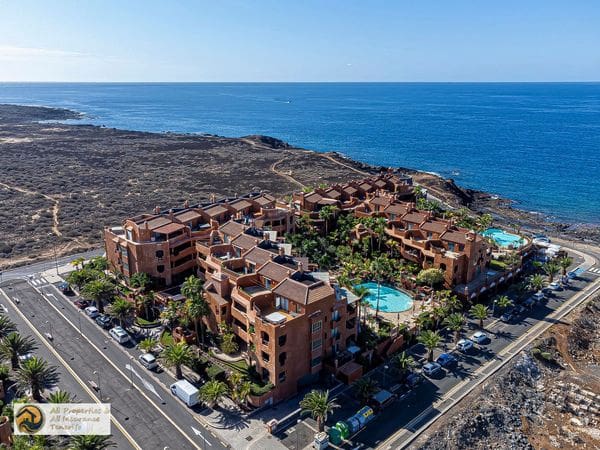 2 soveværelse Strandlejlighed til salg i Palm-Mar med swimmingpool garage - € 650.000 (Ref: 8981082)