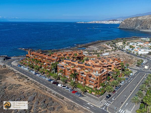 2 soveværelse Strandlejlighed til salg i Palm-Mar med swimmingpool garage - € 650.000 (Ref: 8981082)