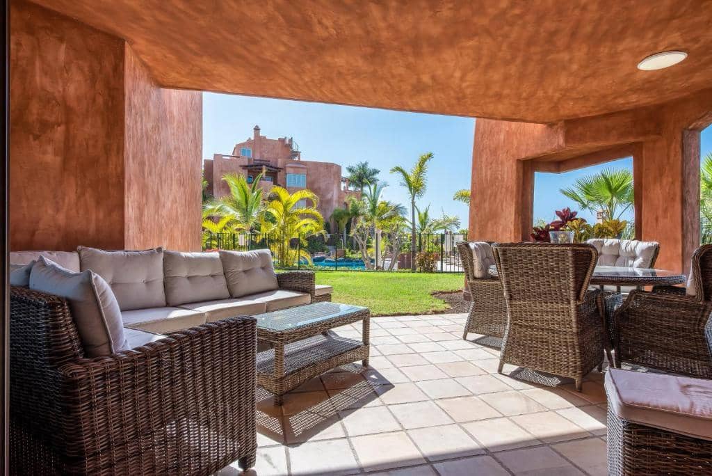 2 soveværelse Strandlejlighed til salg i Palm-Mar med swimmingpool garage - € 650.000 (Ref: 8981082)