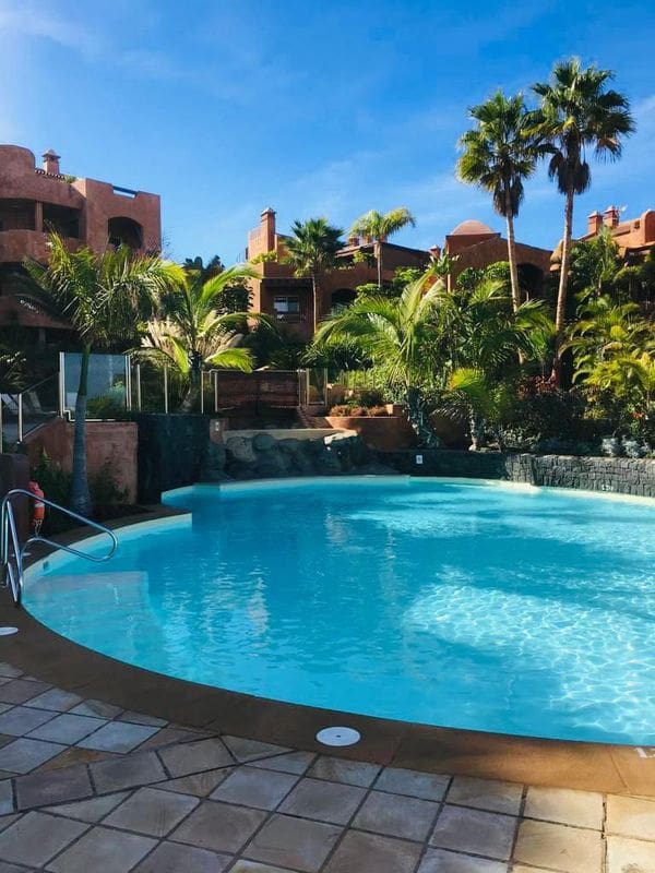 2 soveværelse Strandlejlighed til salg i Palm-Mar med swimmingpool garage - € 650.000 (Ref: 8981082)