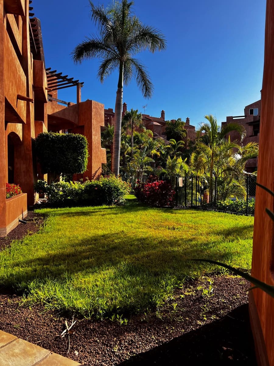 2 soveværelse Strandlejlighed til salg i Palm-Mar med swimmingpool garage - € 650.000 (Ref: 8981082)