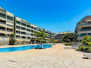 2 soveværelse Lejlighed til leje i Arona med swimmingpool garage - € 1.350 (Ref: 9278607)