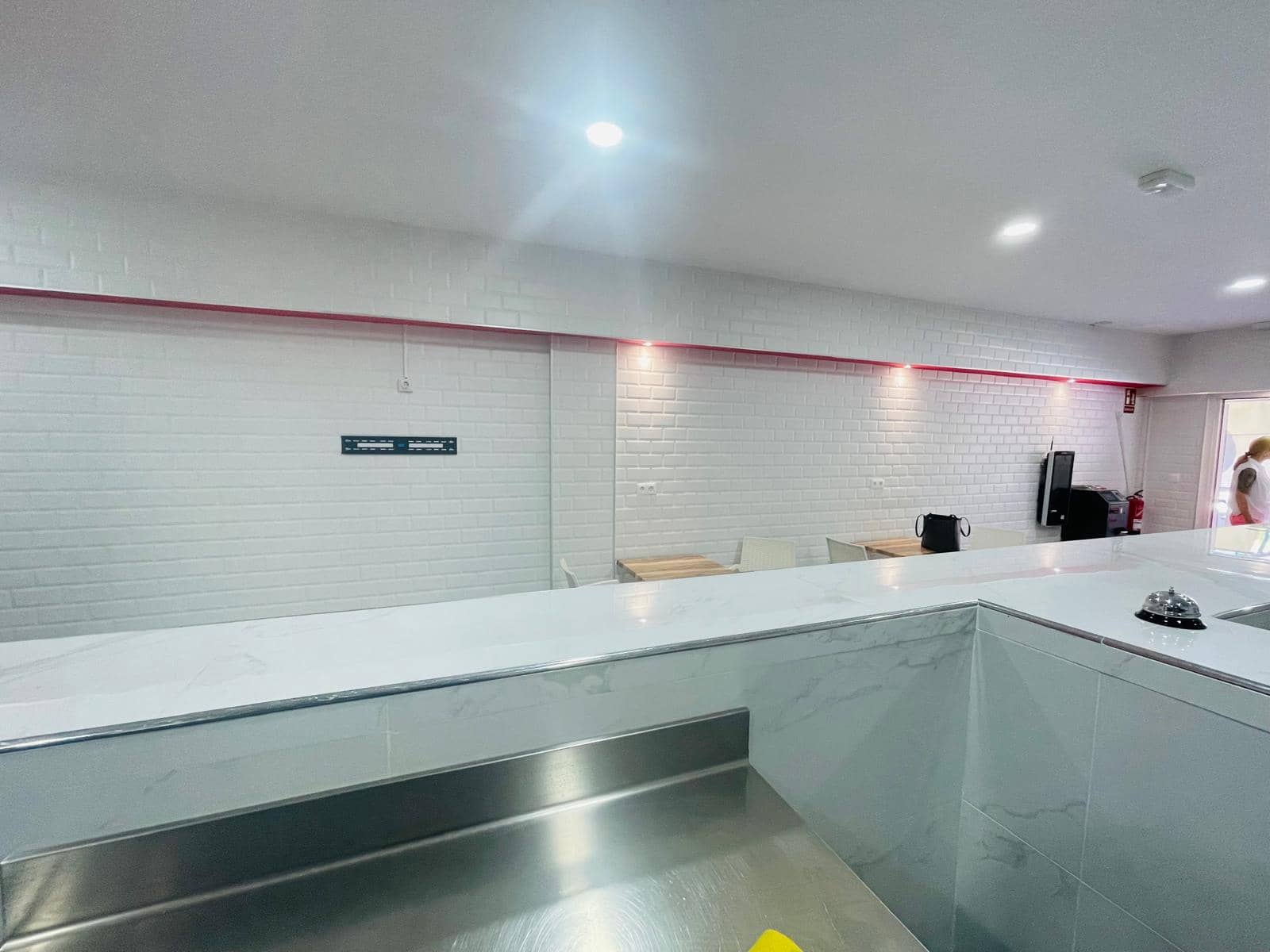 Restaurant/Bar til salgs i Puerto Colon - € 100 000 (Ref: 9369056)