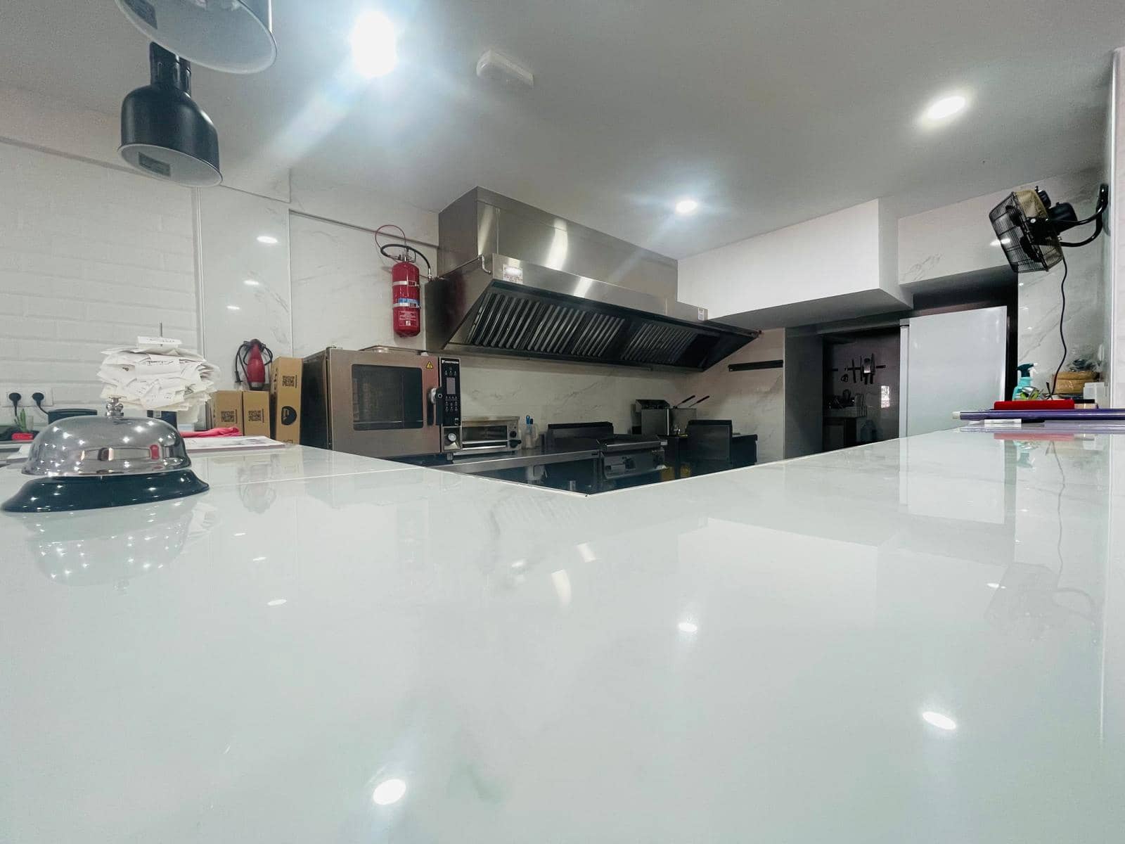 Restaurant/Bar til salgs i Puerto Colon - € 100 000 (Ref: 9369056)