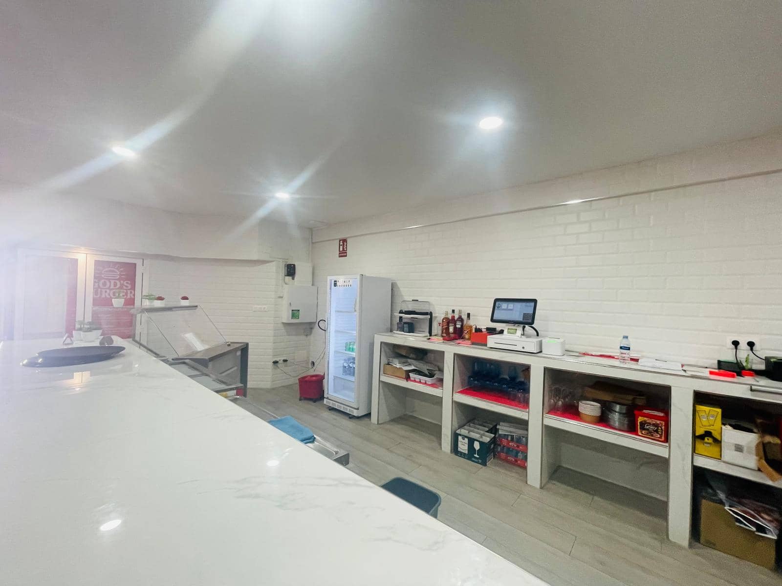 Restaurant/Bar til salgs i Puerto Colon - € 100 000 (Ref: 9369056)