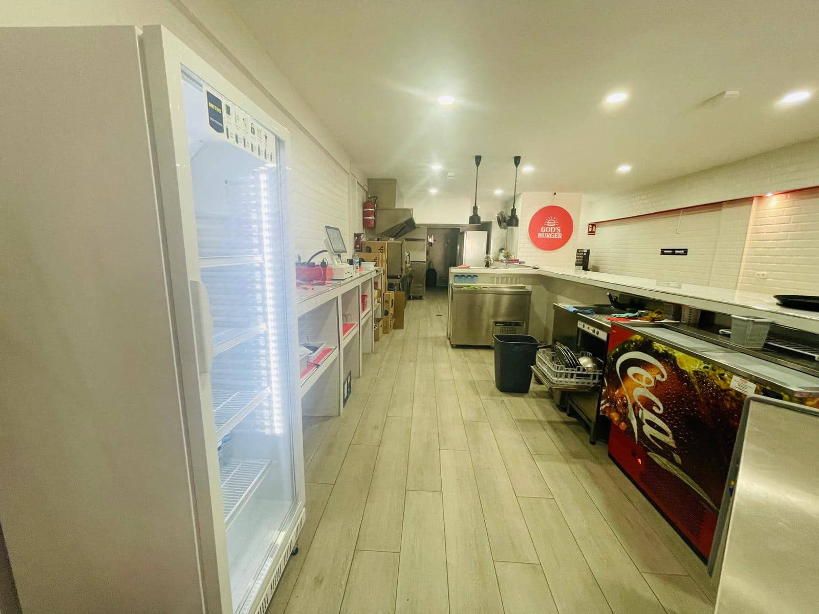 Restaurant/Bar til salgs i Puerto Colon - € 100 000 (Ref: 9369056)