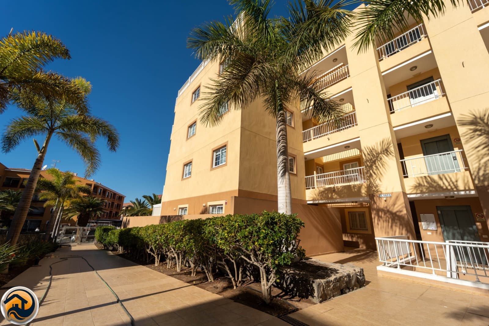 2 bedroom Apartment for sale in Palm-Mar with pool garage - € 350,000 (Ref: 9503322)