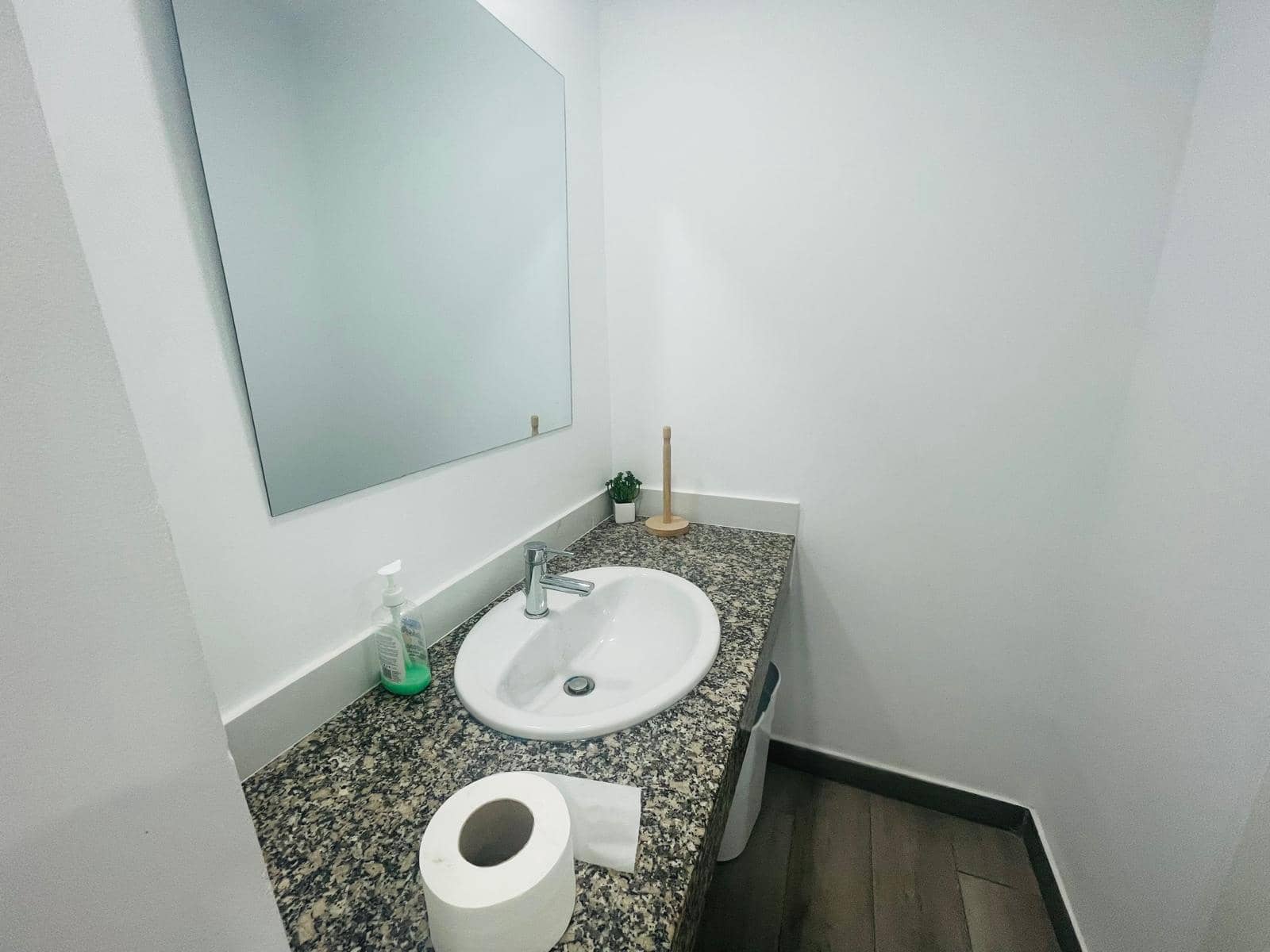 Bedrijf te koop in Adeje - € 65.000 (Ref: 9563917)