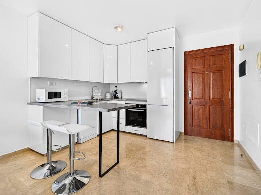 1 soverom Leilighet til salgs i Arona med svømmebasseng garasje - € 435 000 (Ref: 9715410)