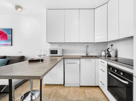 1 soverom Leilighet til salgs i Arona med svømmebasseng garasje - € 435 000 (Ref: 9715410)