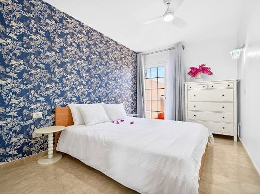 1 soverom Leilighet til salgs i Arona med svømmebasseng garasje - € 435 000 (Ref: 9715410)