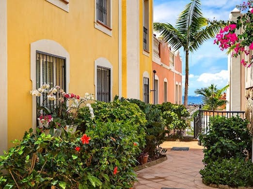 1 soverom Leilighet til salgs i Arona med svømmebasseng garasje - € 435 000 (Ref: 9715410)