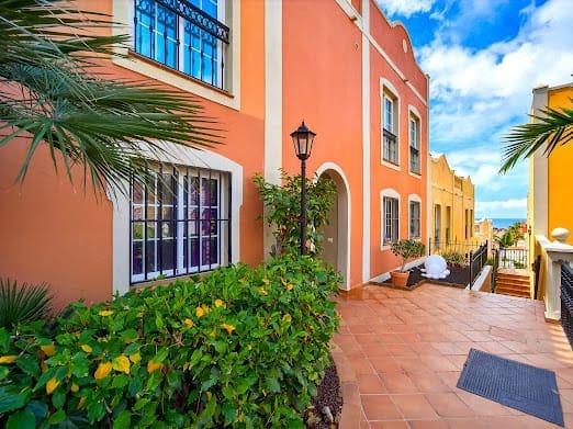 1 soverom Leilighet til salgs i Arona med svømmebasseng garasje - € 435 000 (Ref: 9715410)