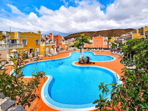 1 soverom Leilighet til salgs i Arona med svømmebasseng garasje - € 435 000 (Ref: 9715410)