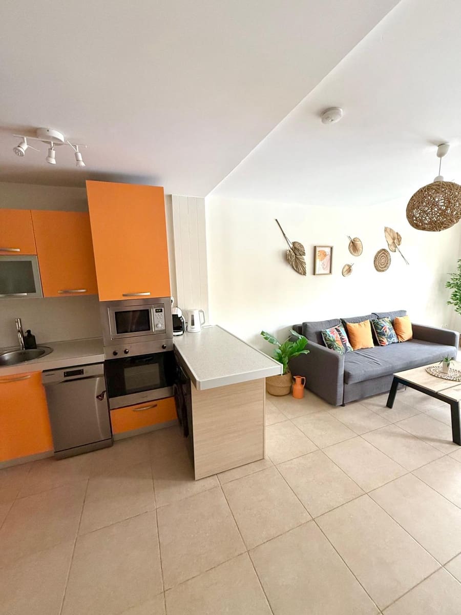 Apartamento de 1 habitación en Arona en alquiler con garaje - 1.250 € (Ref: 9815022)
