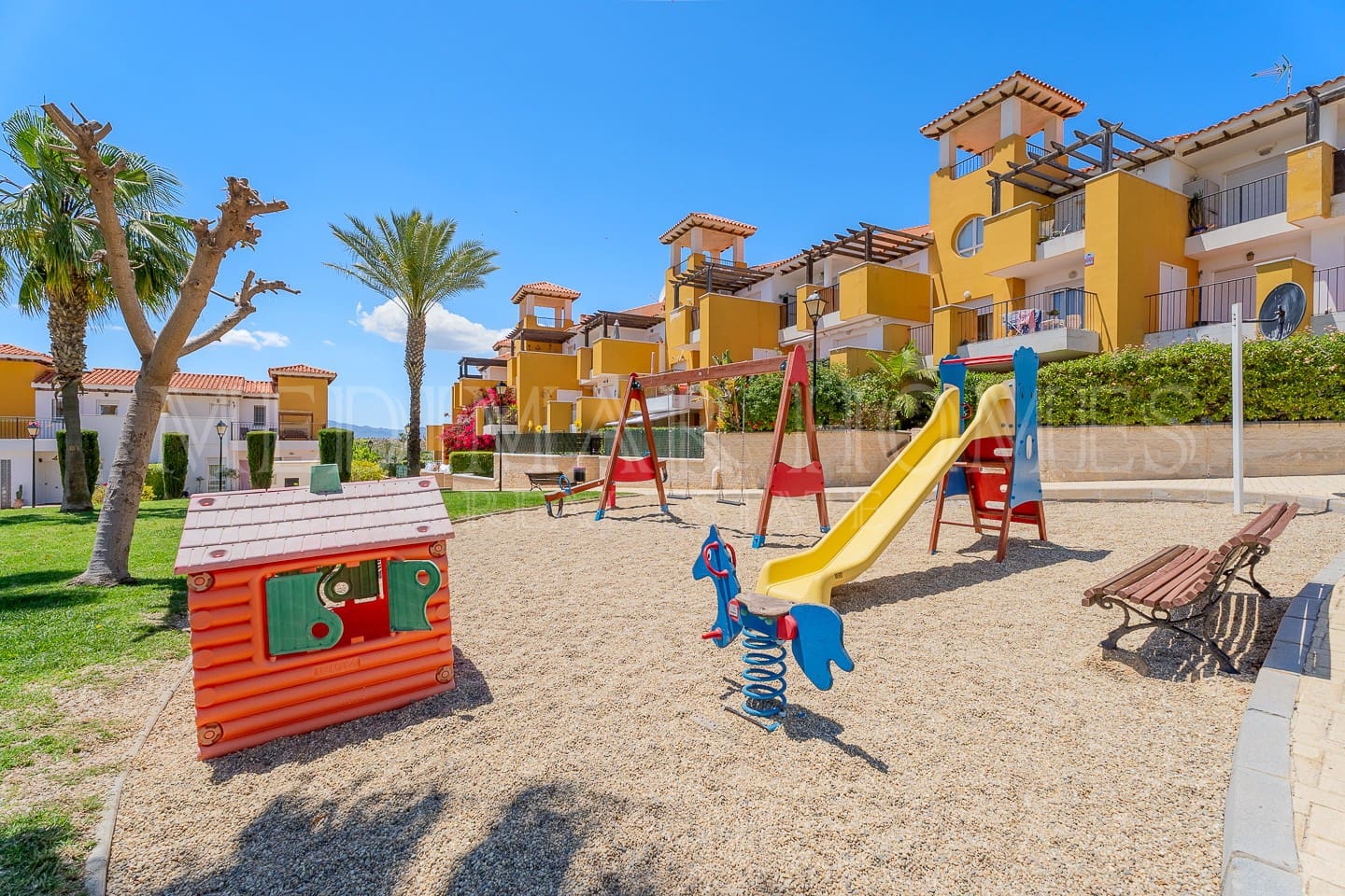 Apartamento de 2 habitaciones en Vera en venta con piscina garaje - 159.950 € (Ref: 10014148)