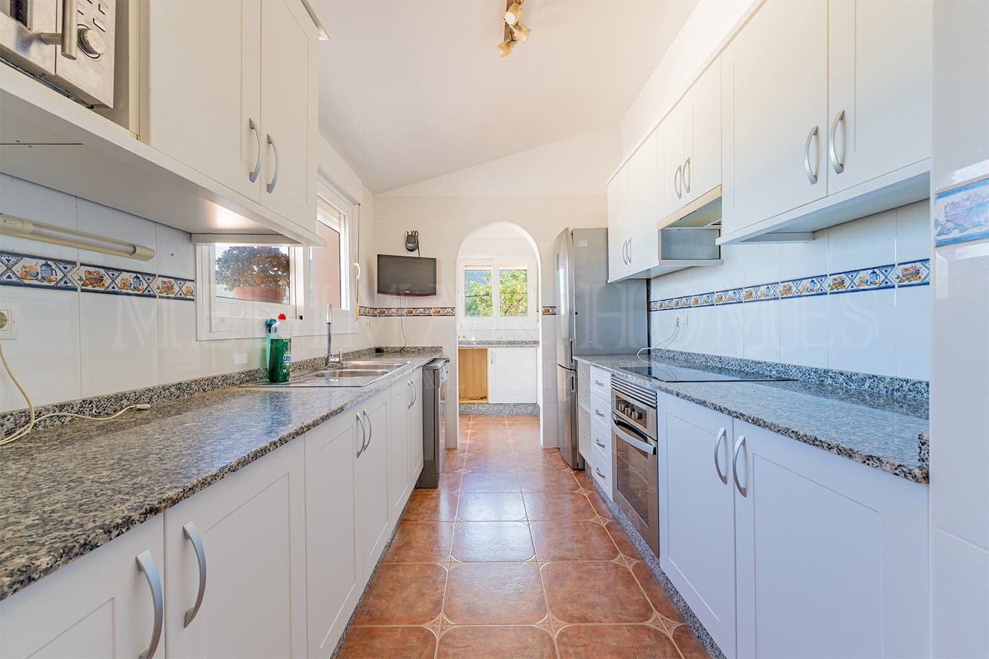 4 bedroom Villa for sale in Turre with garage - € 349,950 (Ref: 9141902)