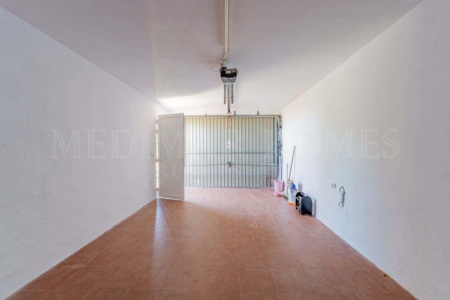 4 bedroom Villa for sale in Turre with garage - € 349,950 (Ref: 9141902)