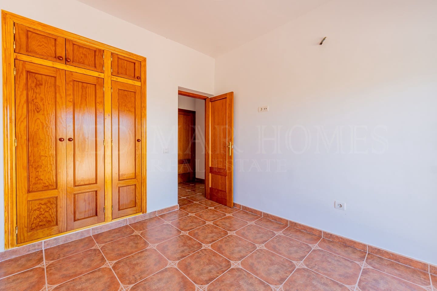 4 bedroom Villa for sale in Turre with garage - € 349,950 (Ref: 9141902)
