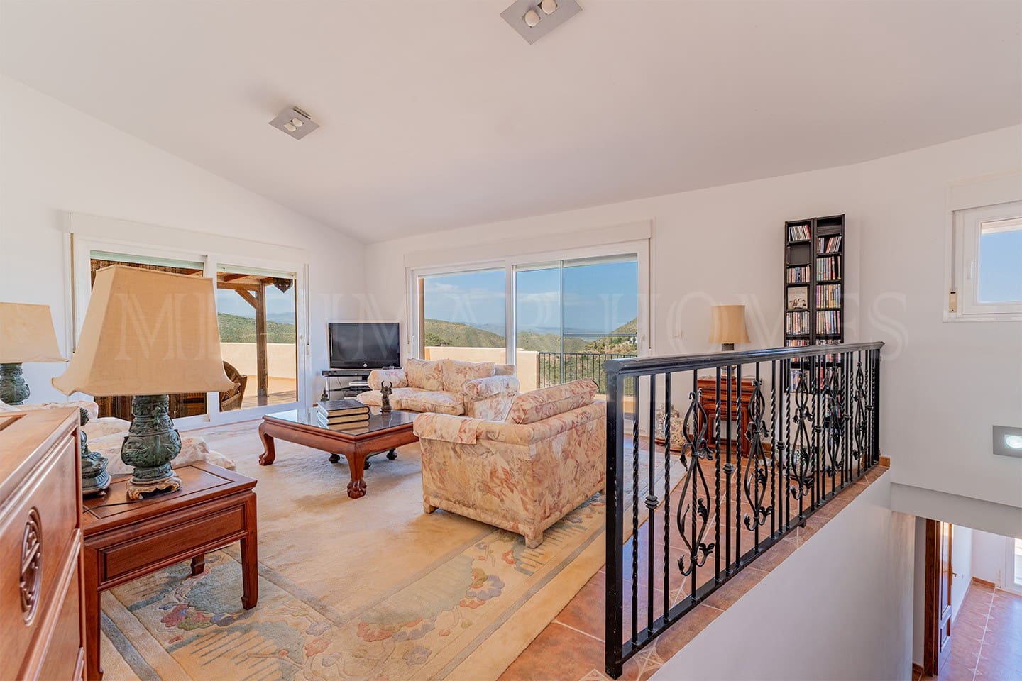 4 bedroom Villa for sale in Turre with garage - € 349,950 (Ref: 9141902)