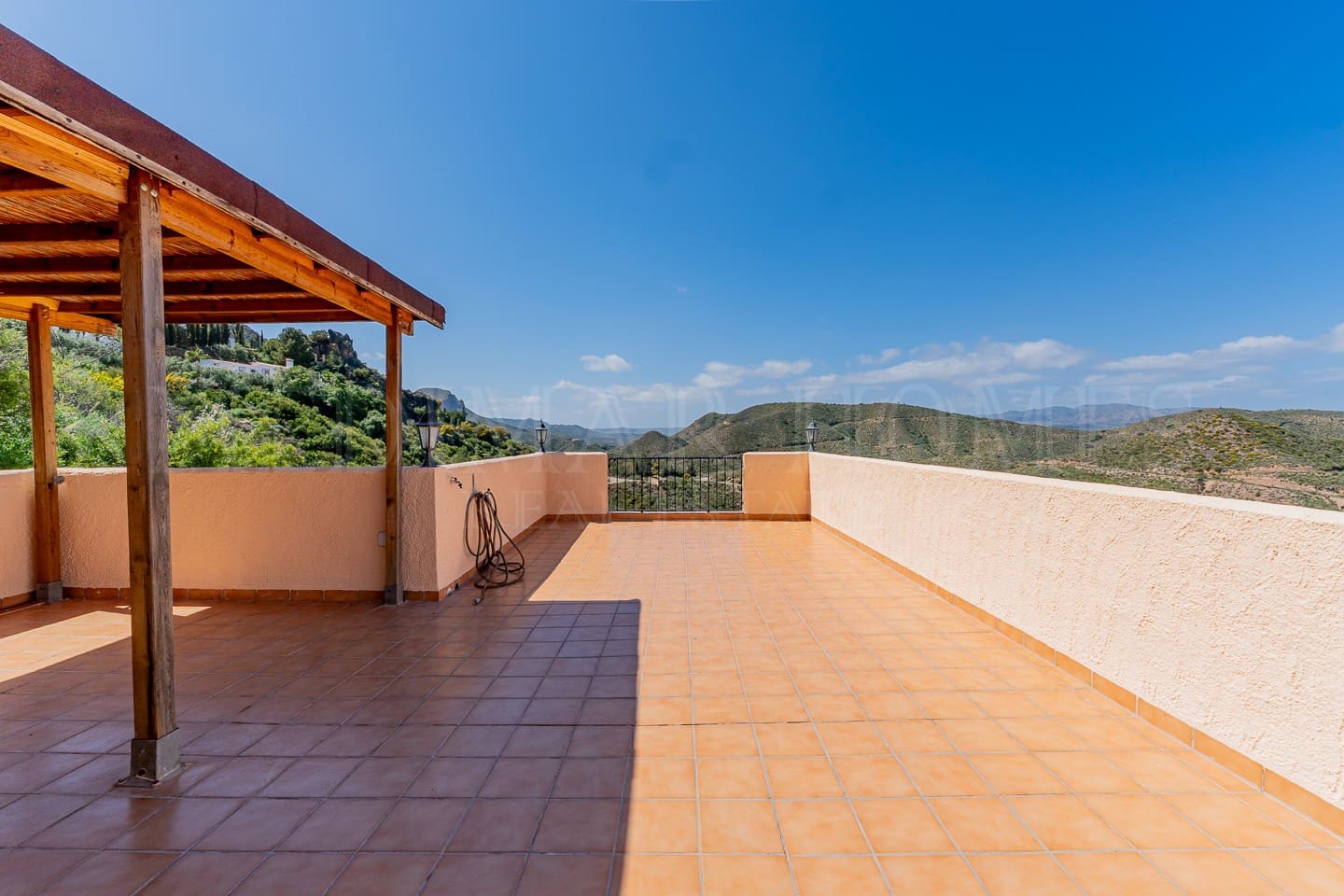 4 bedroom Villa for sale in Turre with garage - € 349,950 (Ref: 9141902)