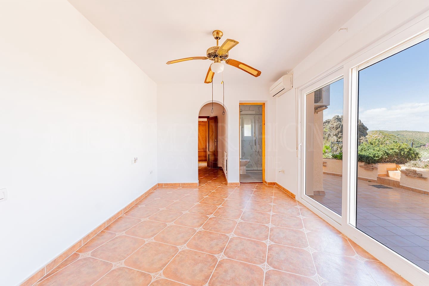 4 bedroom Villa for sale in Turre with garage - € 349,950 (Ref: 9141902)